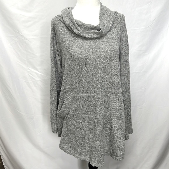 TORRID | Super Soft Plush Cowl Neck Raglan Tunic Sweatshirt - Picture 2 of 4